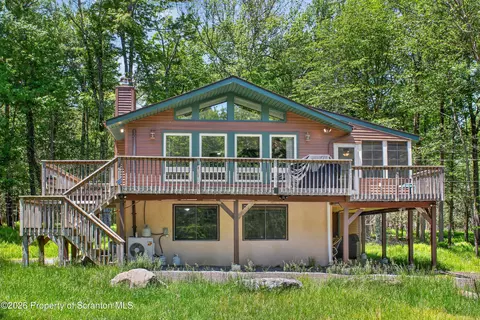 31 Adventure Dr, Clifton Twp, PA 18424