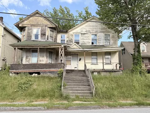 86-86 12 Belmont St, Carbondale, PA 18407