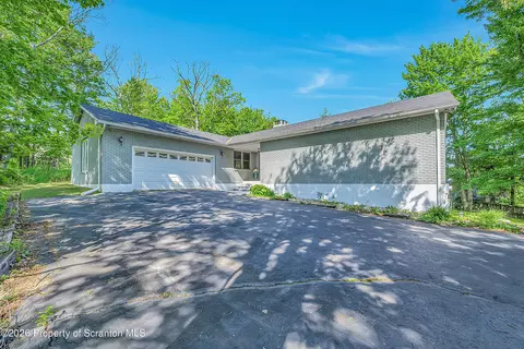 530 Jefferson Blvd, Jefferson Twp, PA 18436