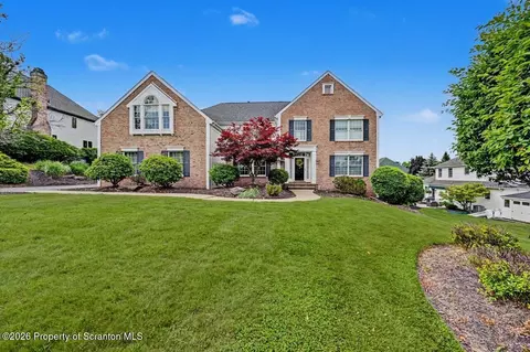 102 Morningside Rd, Clarks Summit, PA 18411