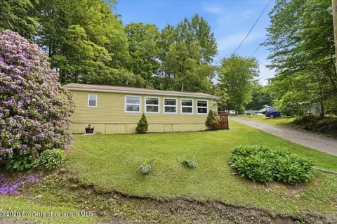 15 13th St, Union Dale, PA 18470
