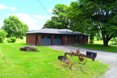 28 Olin Rd, Montrose, PA 18801