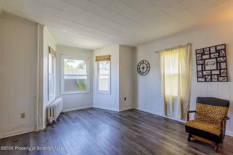Living - 100 Rose Ln, Old Forge, PA 18518 photo 3 of 5