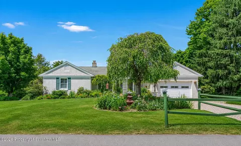 109 Old Orchard Rd, Clarks Summit, PA 18411