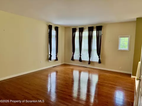 Living - 901 Ohenry Close, Moosic, PA 18507 photo 4 of 5