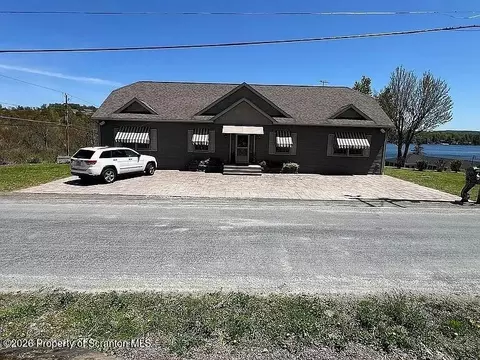 240 Sunset Ave, Greenfield Township, PA 18407
