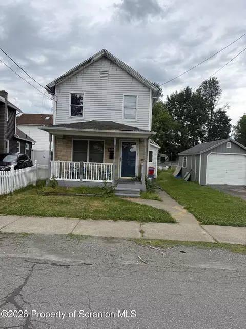 340 Delaware St, Jermyn, PA 18433