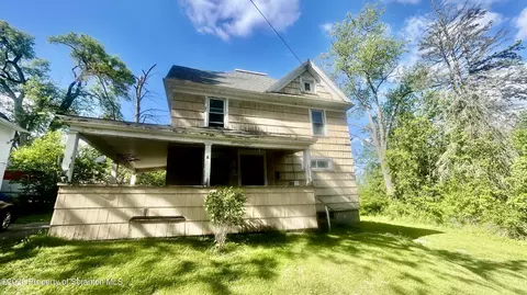 31 Bank St, Montrose, PA 18801