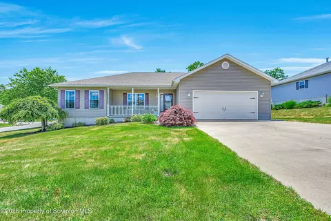 101 Cleveland Dr, Jermyn, PA 18433