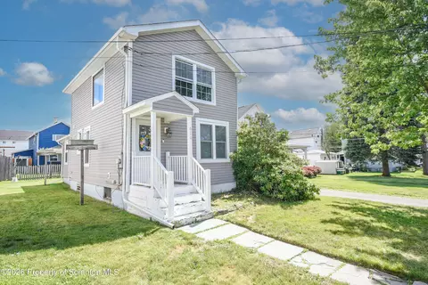 614 Warren St, Peckville, PA 18452