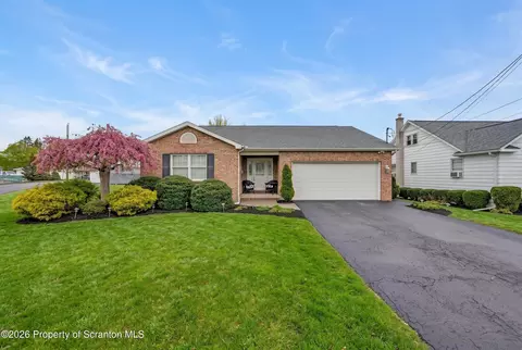 11 Gilroy St, Peckville, PA 18452