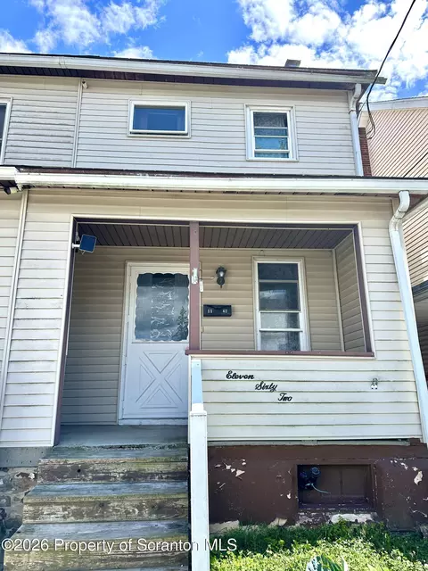 1162 Walnut St, Freeland, PA 18224