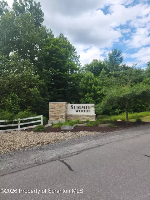 39 Summit Woods Road, Moscow, PA 18444