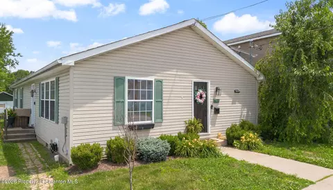 637 Sanderson St, Throop, PA 18512