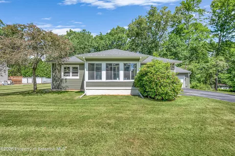 15 Marabee Ave, Dallas, PA 18612
