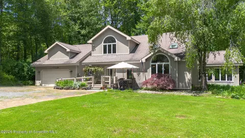 364 Idlewild Ln, Clifford Township, PA 18470