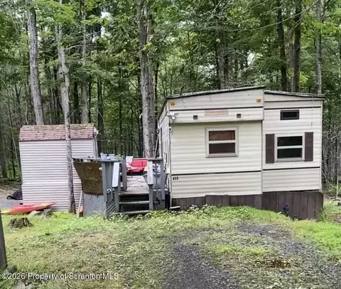 296 Trolling Ter, Covington Twp, PA 18424