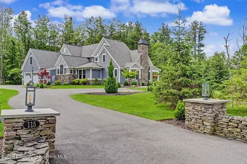 115 Waverly Rd, Waverly, PA 18471
