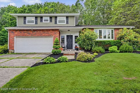 121 Sunset Rd, Roaring Brook Twp, PA 18444