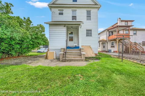 715 E Drinker St, Dunmore, PA 18512 photo 6
