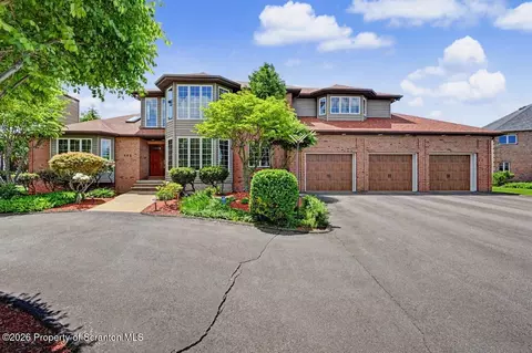 602 Hampton Rd, South Abington, PA 18411