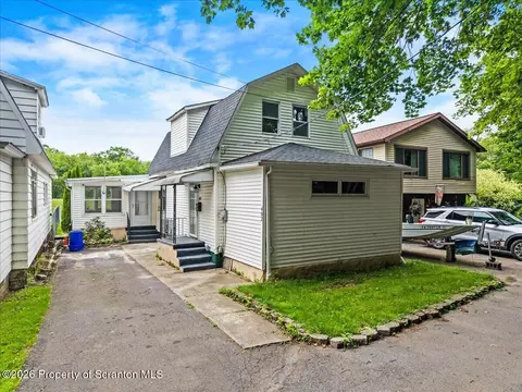 402 River St, Duryea, PA 18642