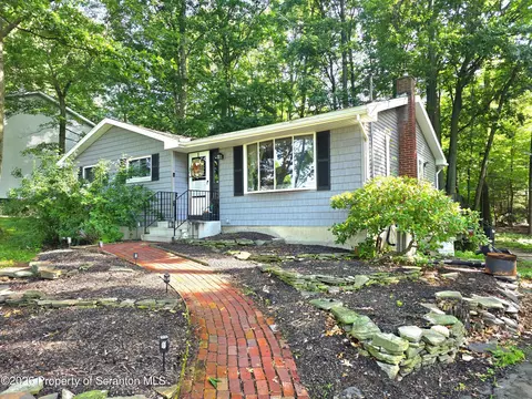 217 Noble Rd, South Abington, PA 18411