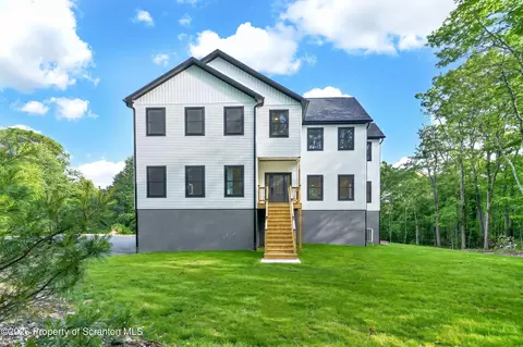 99 Woodland Dr, Jefferson Twp, PA 18436
