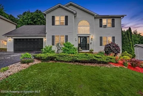 320 White Birch Dr, Scranton, PA 18504