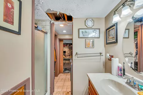 Bath - 1213 Mowry St, Old Forge, PA 18518 photo 4 of 4