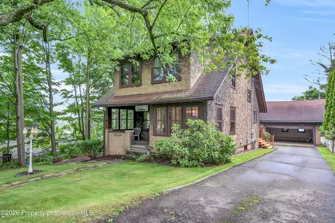 113 Claremont Ave, Clarks Summit, PA 18411