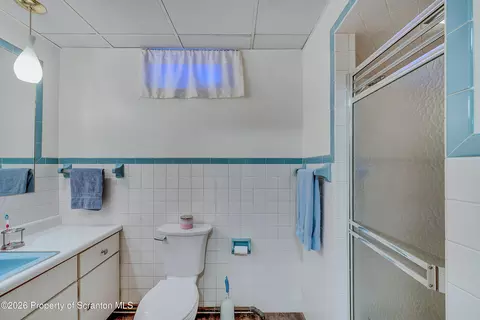 Bath - 250 E Morton, Old Forge, PA 18518 photo 4 of 4