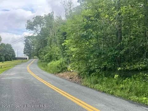 840 Maplewood Rd, Lake Ariel, PA 18436