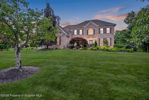 602 Clover Ln, Moscow, PA 18444