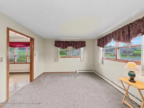 Living - 101 Diane St, Eynon, PA 18403 photo 5 of 9