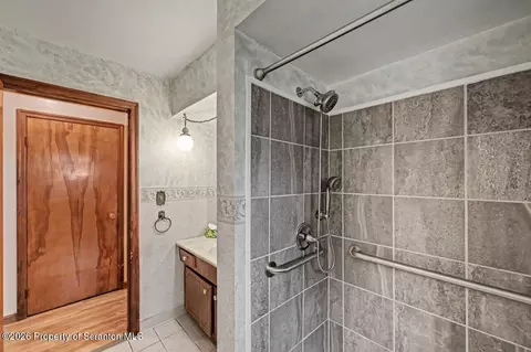 Bath - 101 Diane St, Eynon, PA 18403 photo 2 of 5