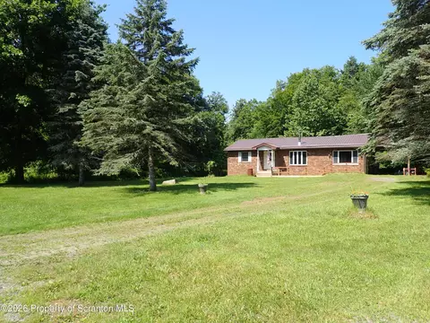 135 Louise Dr, Lenoxville, PA 18441