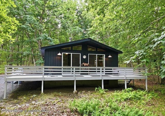 182 Robin Way, Lackawaxen, PA 18435