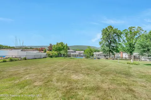 715 4th St, Eynon, PA 18403 photo 7