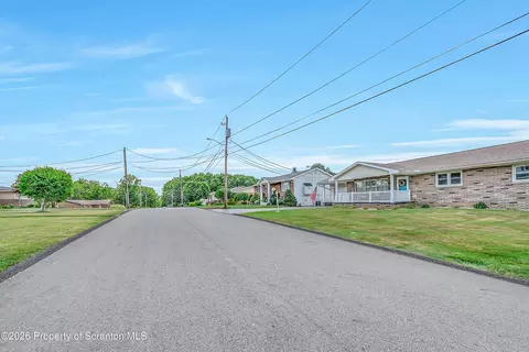 715 4th St, Eynon, PA 18403 photo 2
