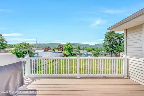 715 4th St, Eynon, PA 18403 photo 9