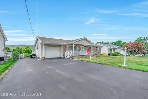 715 4th St, Eynon, PA 18403 photo 4
