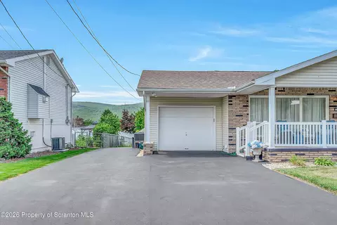 715 4th St, Eynon, PA 18403 photo 5