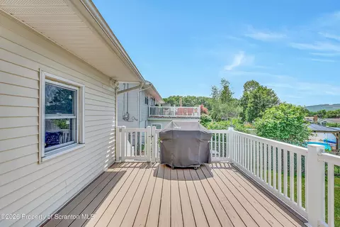 715 4th St, Eynon, PA 18403 photo 10