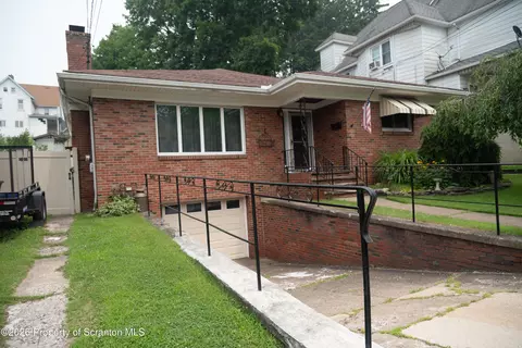 114 Broad St, Pittston, PA 18640