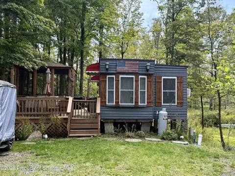 52 Adventure Ave, Covington Twp, PA 18424