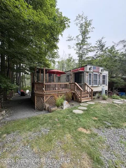 52 Adventure Ave, Covington Twp, PA 18424