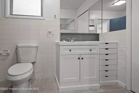 Bath - 834 E Scott St, Olyphant, PA 18447 photo 3 of 4