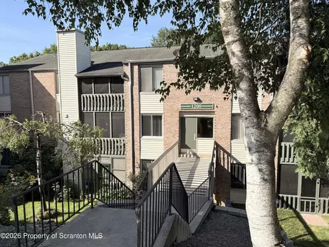 1200 Summit Pointe Dr, Scranton, PA 18508 photo 2