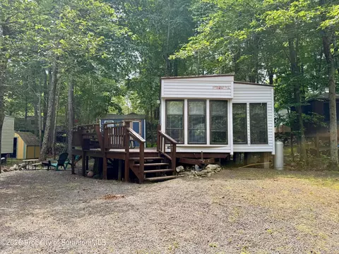 300 Shetland Trl, Covington Twp, PA 18424